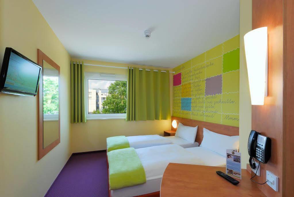 B&B Hotel Stuttgart-Vaihingen Экстерьер фото